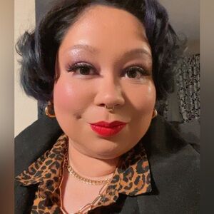 Meet your Posher, Krystal